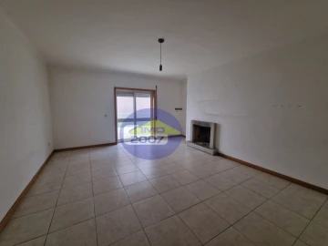 Apartamento T3 para Venda em O. Azeméis, Riba-Ul, Ul, Macinhata Seixa, Madail