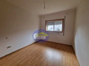 Apartamento T3 para Venda em O. Azeméis, Riba-Ul, Ul, Macinhata Seixa, Madail