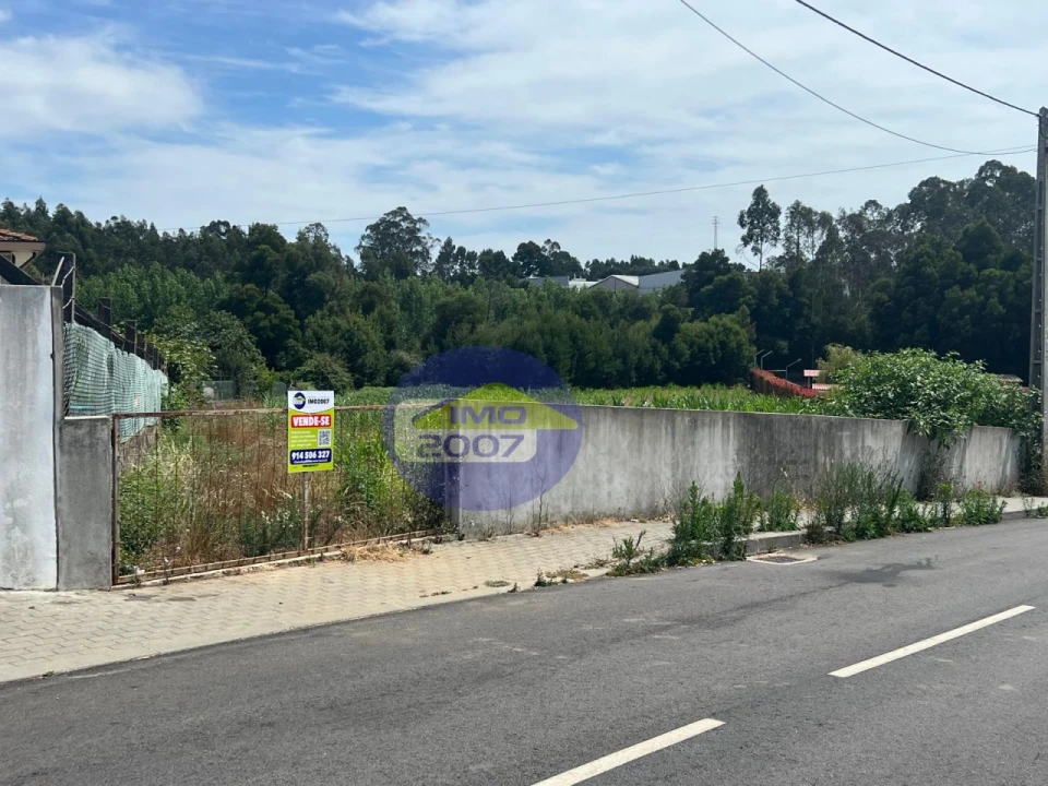 Terreno para Venda em Nogueira da Regedoura Foto 1
