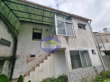 Moradia T2 para Venda em Santa Maria da Feira, Travanca, Sanfins e Espargo