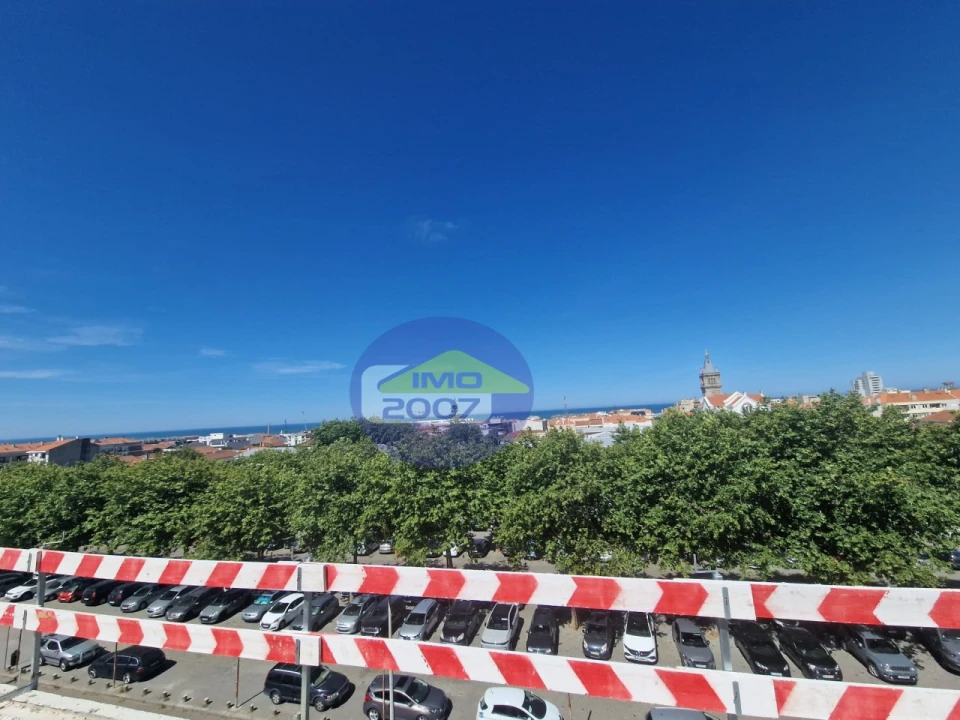 Apartamento T4 para Venda em Espinho Foto 3