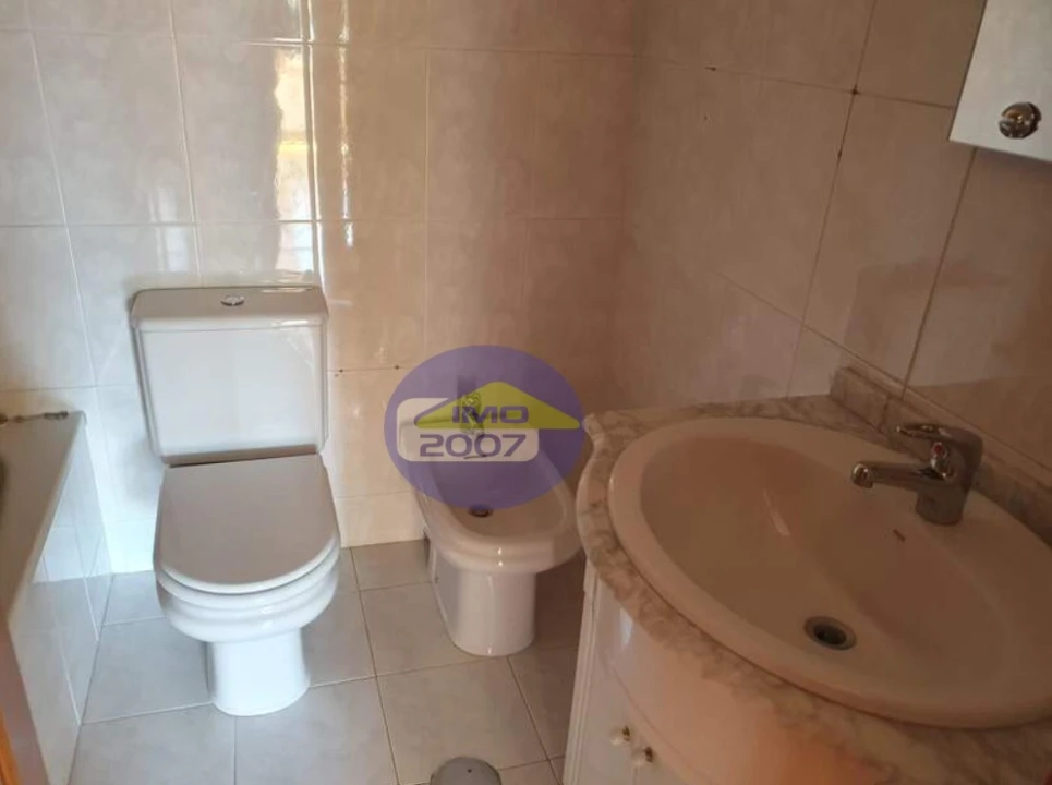 Apartamento T2 para Venda em Arcozelo Foto 9