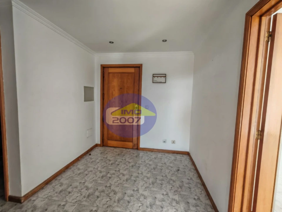 Apartamento T2 para Venda em Arcozelo Foto 2