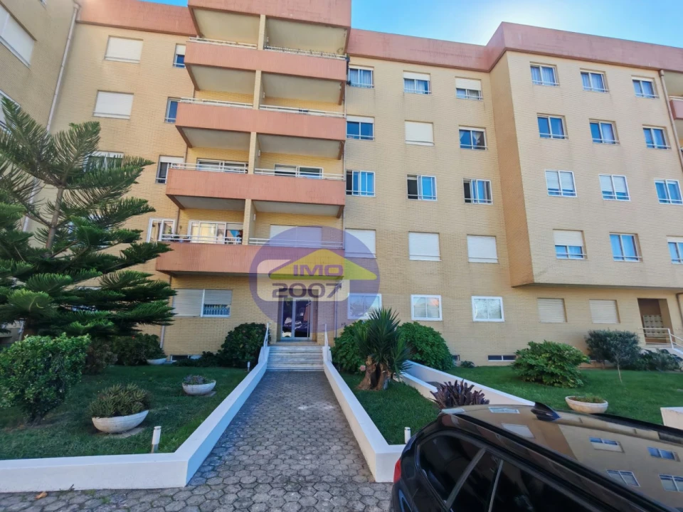 Apartamento T2 para Venda em Arcozelo Foto 3