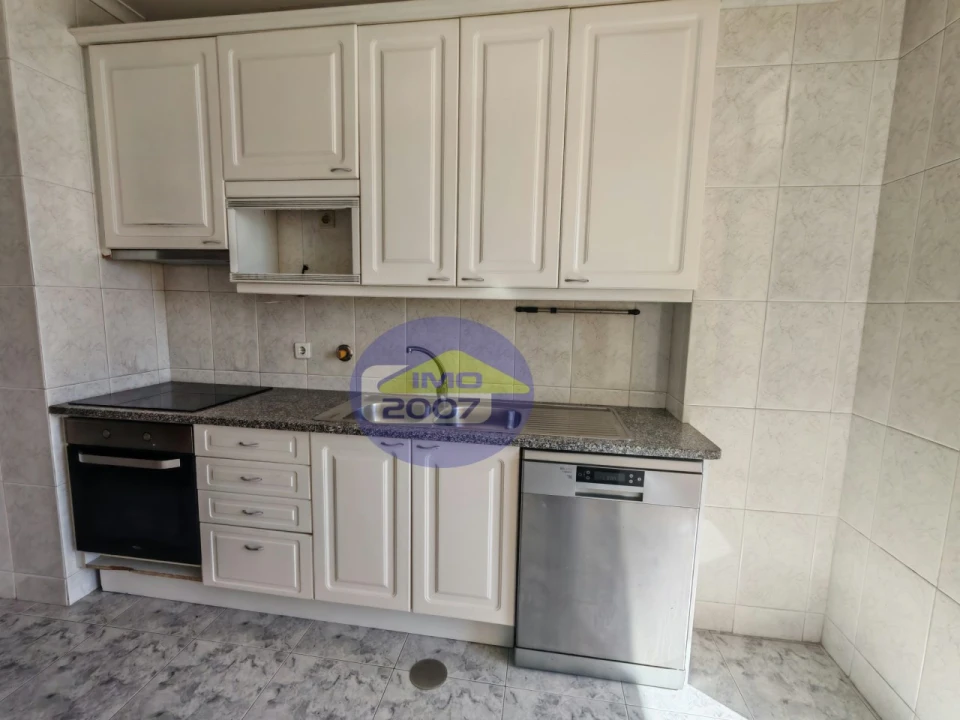 Apartamento T2 para Venda em Arcozelo Foto 5