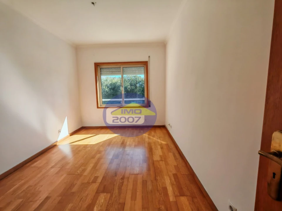 Apartamento T2 para Venda em Arcozelo Foto 18