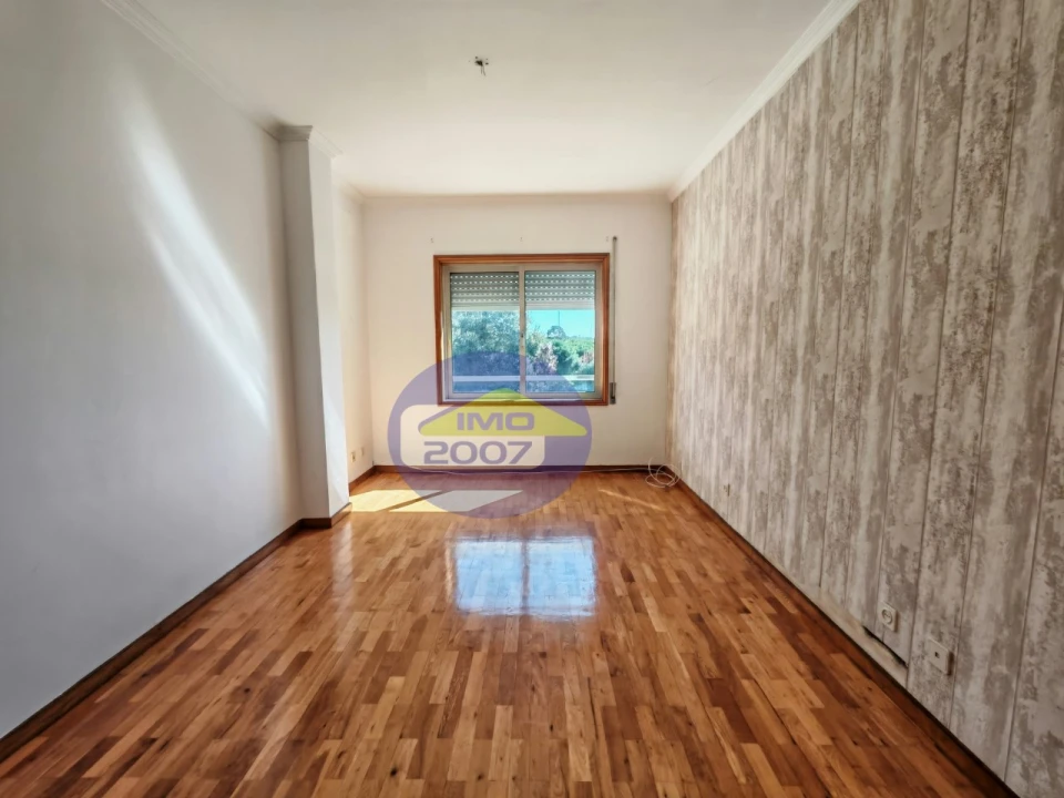 Apartamento T2 para Venda em Arcozelo Foto 20