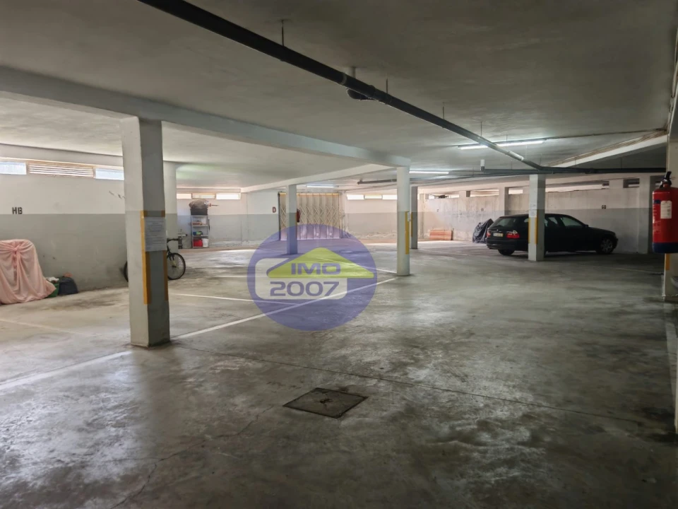 Apartamento T2 para Venda em Arcozelo Foto 30