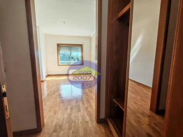 Apartamento T2 para Venda em Arcozelo