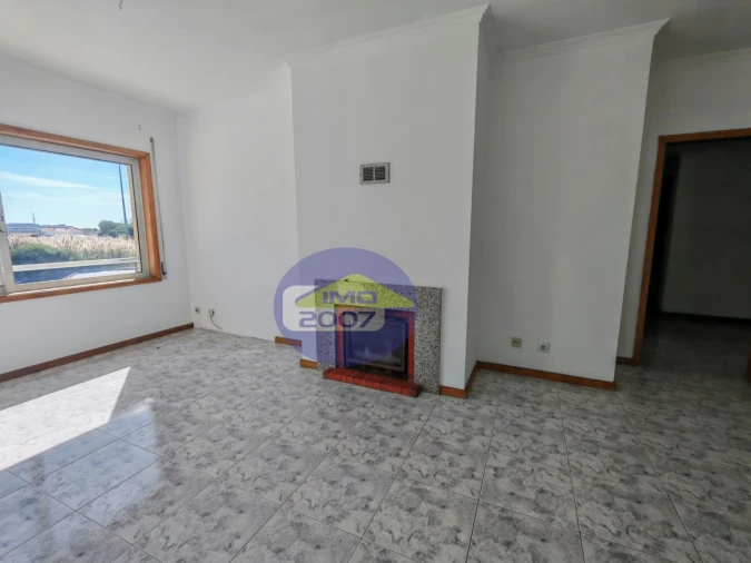 Apartamento T2 para Venda em Arcozelo Foto 11