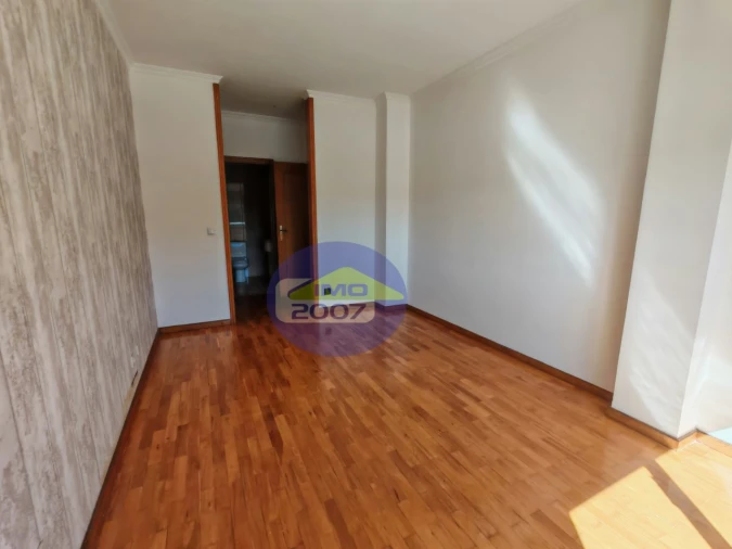 Apartamento T2 para Venda em Arcozelo Foto 22