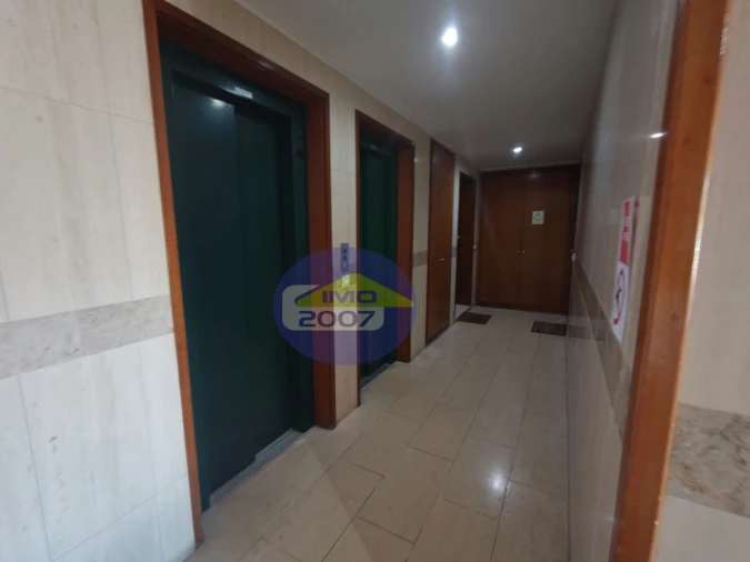 Apartamento T2 para Venda em Arcozelo Foto 27