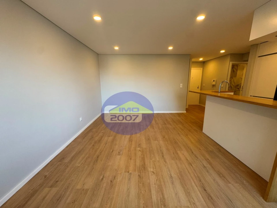 Apartamento T2 para Venda em Campanhã Foto 6