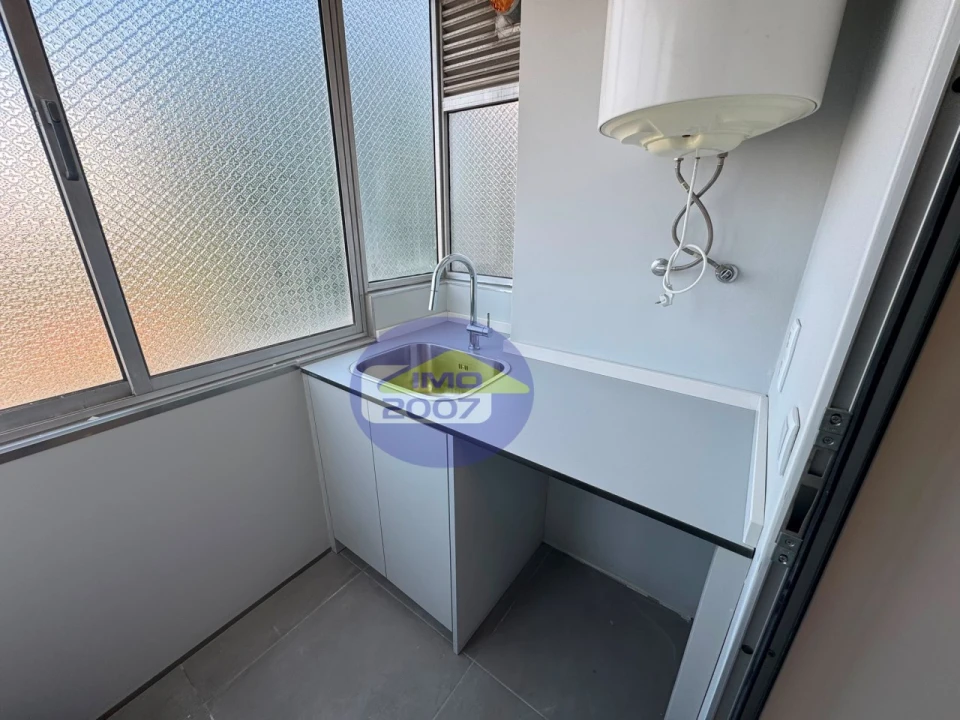Apartamento T2 para Venda em Campanhã Foto 7