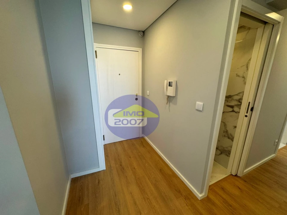 Apartamento T2 para Venda em Campanhã Foto 9