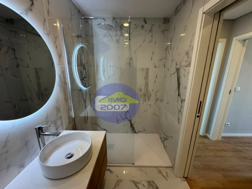 Apartamento T2 para Venda em Campanhã Foto 13