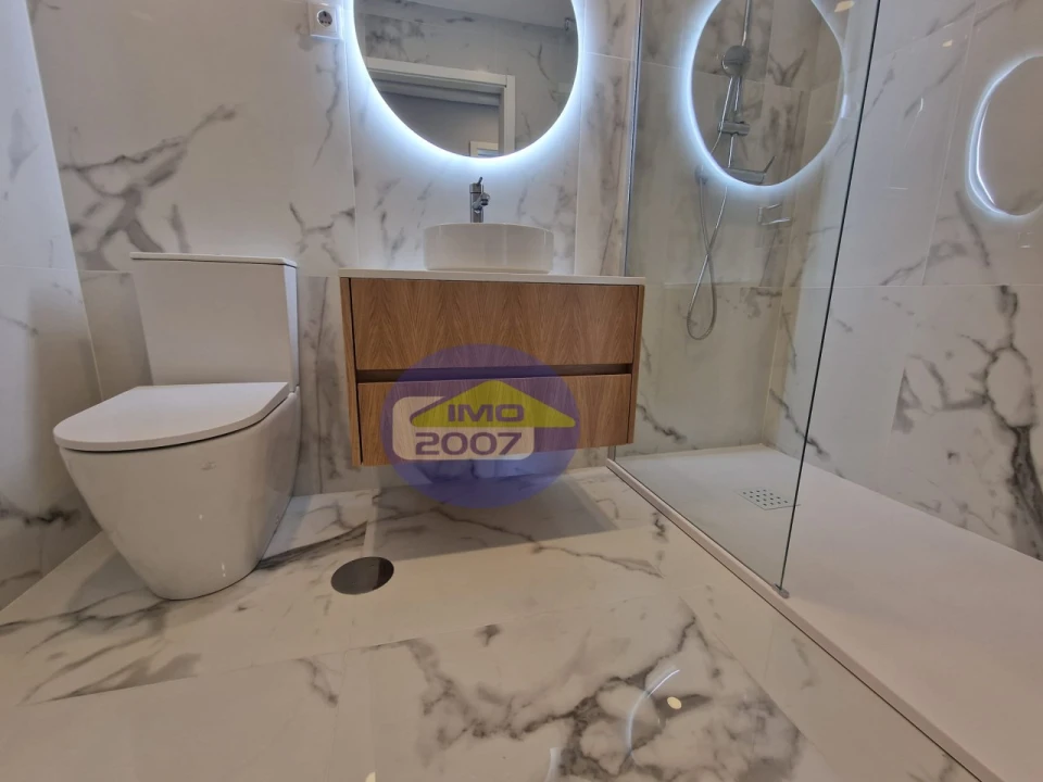 Apartamento T2 para Venda em Campanhã Foto 14