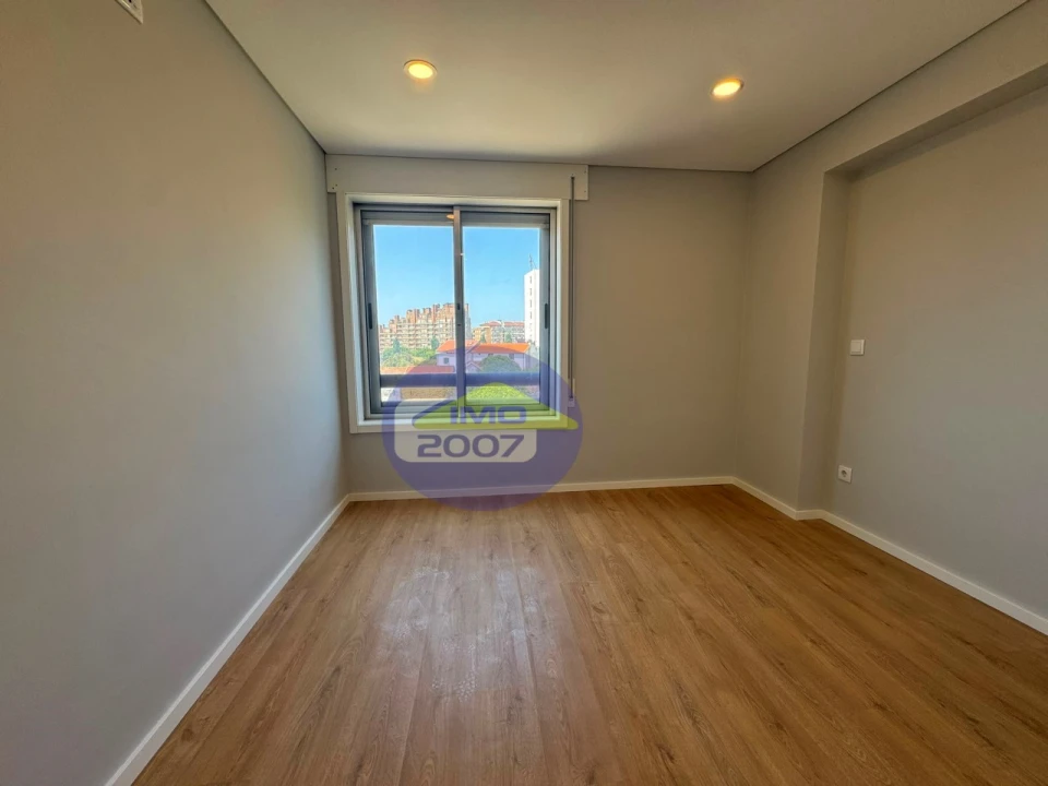 Apartamento T2 para Venda em Campanhã Foto 15