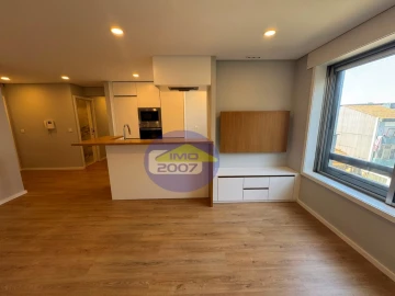 Apartamento T2 para Venda em Campanhã
