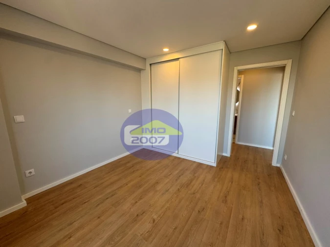 Apartamento T2 para Venda em Campanhã Foto 16