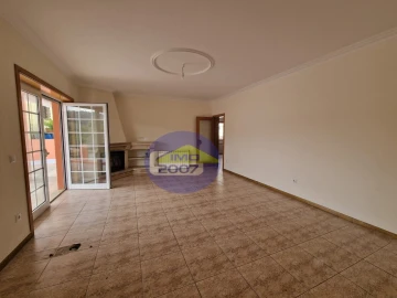 Moradia T3 para Venda em Canedo, Vale e Vila Maior