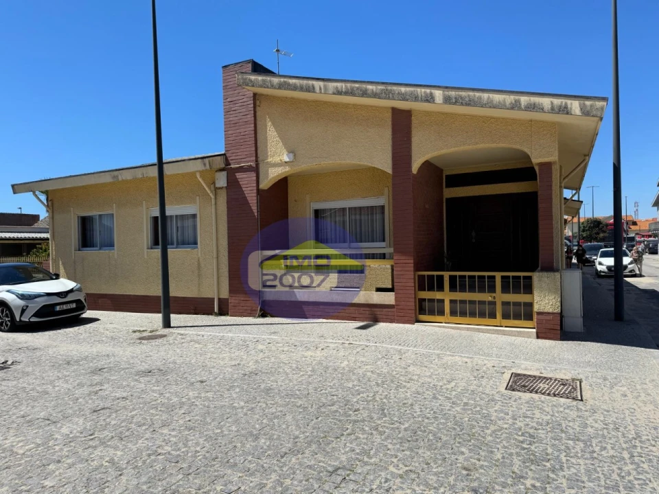 Moradia T3 para Venda em Silvalde Foto 10