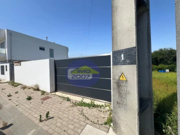 Terreno para Venda em Lobão, Gião, Louredo e Guisande