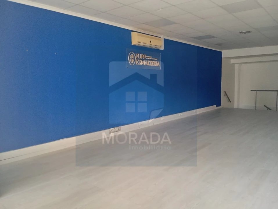 Loja para Arrendamento em Lordelo do Ouro e Massarelos Foto 3
