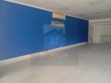 Loja para Arrendamento em Lordelo do Ouro e Massarelos