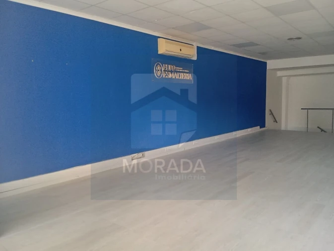 Loja para Arrendamento em Lordelo do Ouro e Massarelos Foto 3