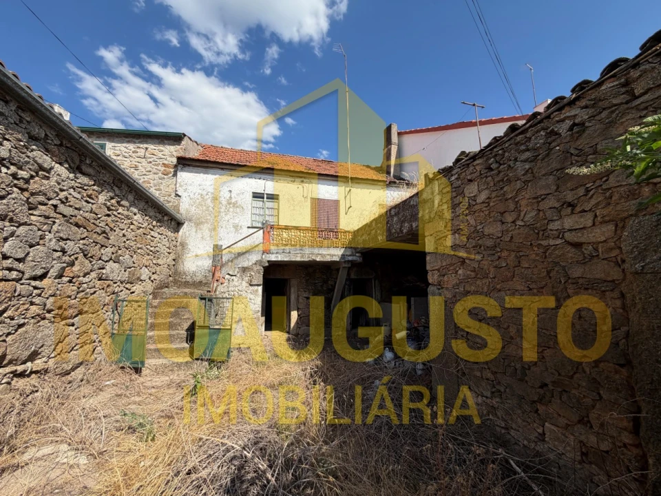 Moradia T2 para Venda em Aldeia Velha Foto 1