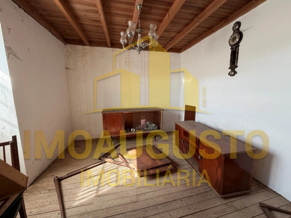 Moradia T2 para Venda em Aldeia Velha Foto 4