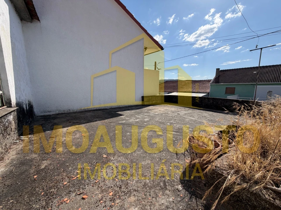 Moradia T2 para Venda em Aldeia Velha Foto 9