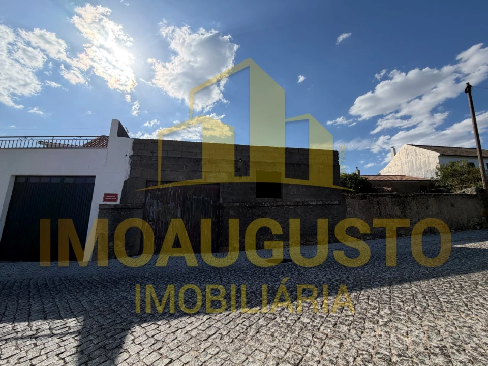 Moradia T2 para Venda em Aldeia Velha Foto 11
