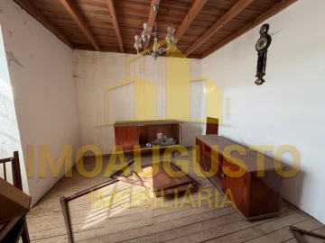 Moradia T2 para Venda em Aldeia Velha