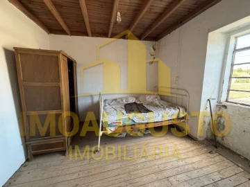 Moradia T2 para Venda em Aldeia Velha