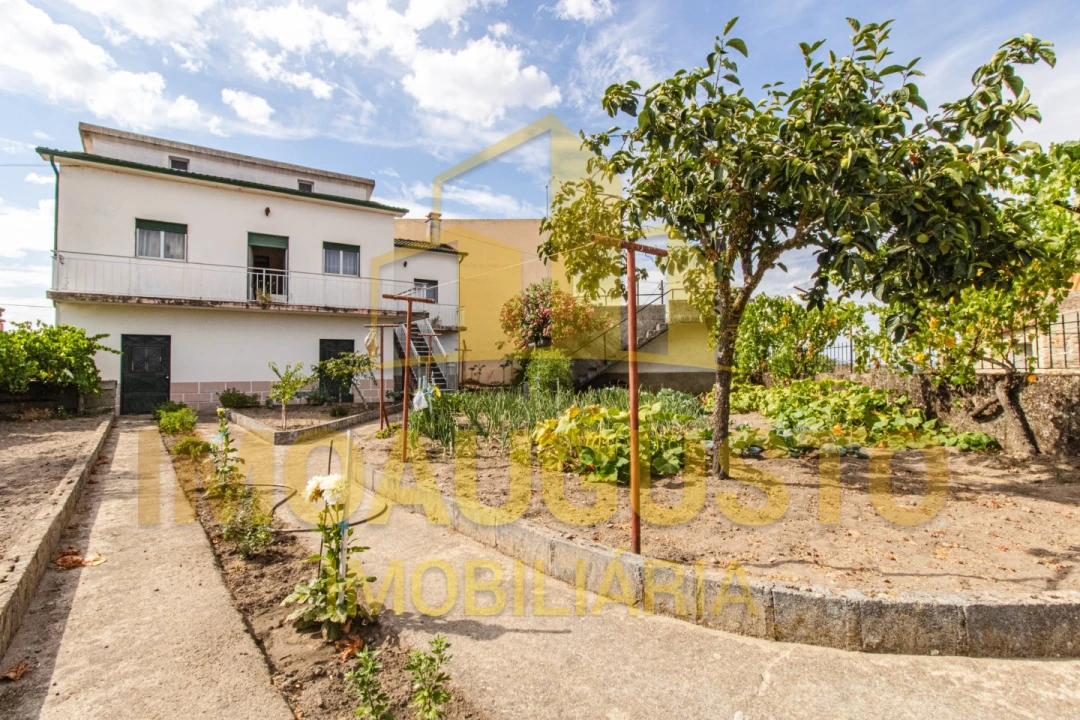 Moradia T4 para Venda em Algodres, Vale de Afonsinho e Vilar de Amargo Foto 1