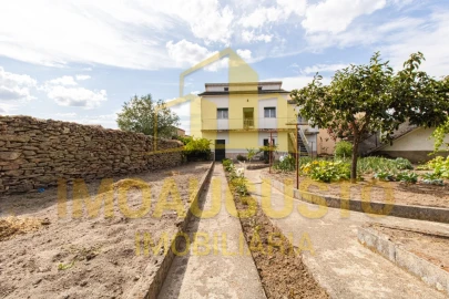 Moradia T4 para Venda em Algodres, Vale de Afonsinho e Vilar de Amargo
