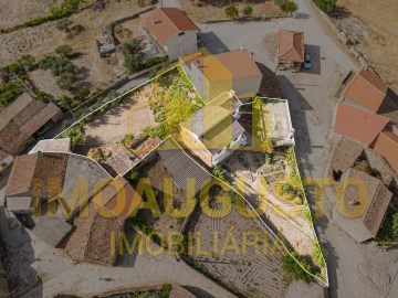Moradia T4 para Venda em Algodres, Vale de Afonsinho e Vilar de Amargo
