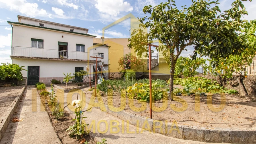 Moradia T4 para Venda em Algodres, Vale de Afonsinho e Vilar de Amargo