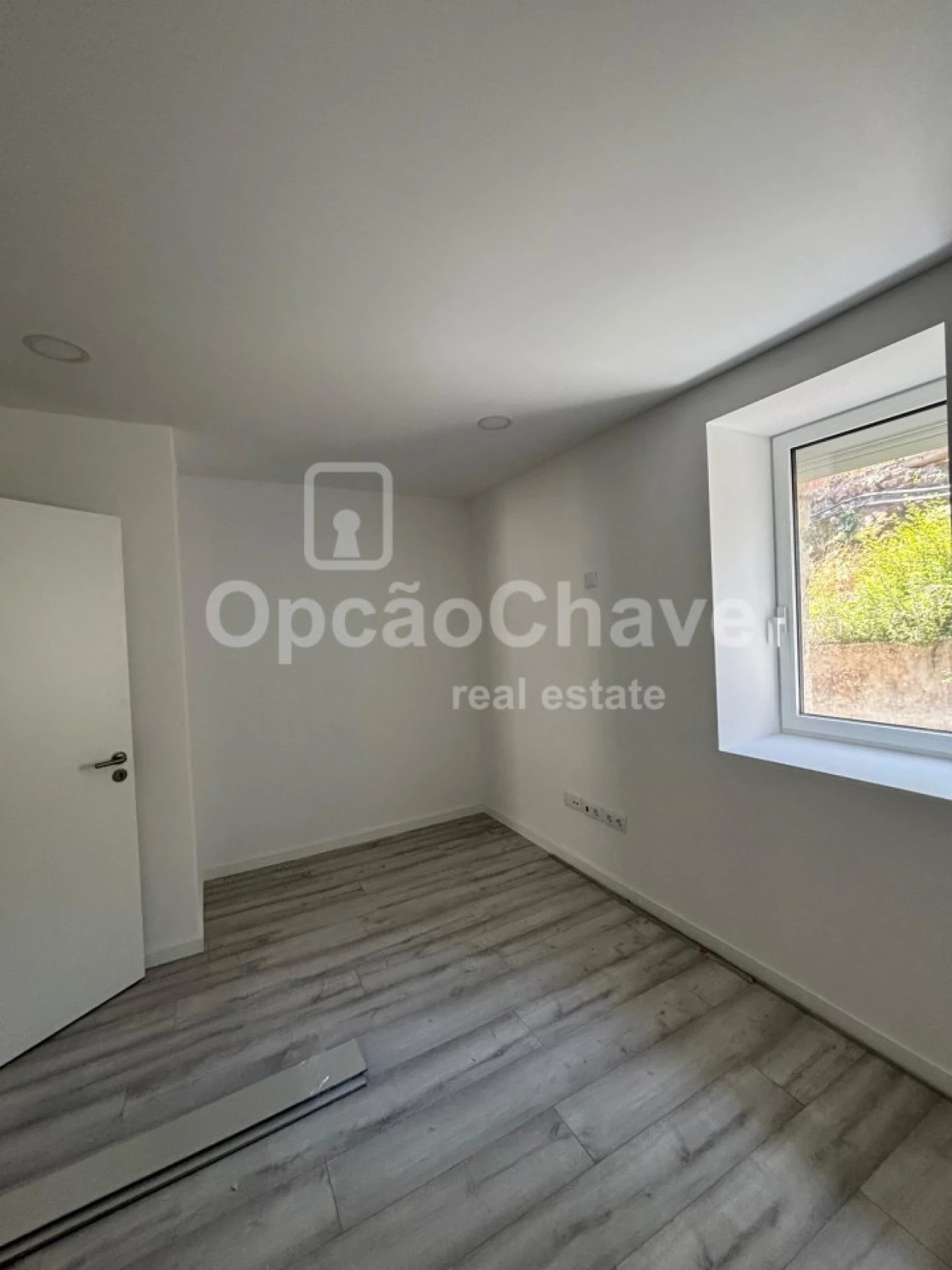 Apartamento T1 para Venda em Viseu Foto 4