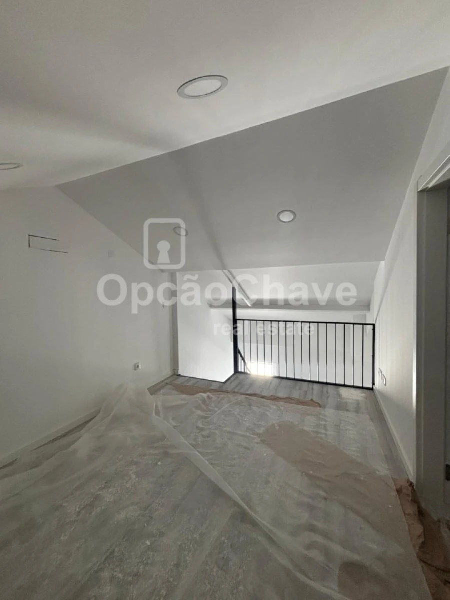 Apartamento T1 para Venda em Viseu Foto 5