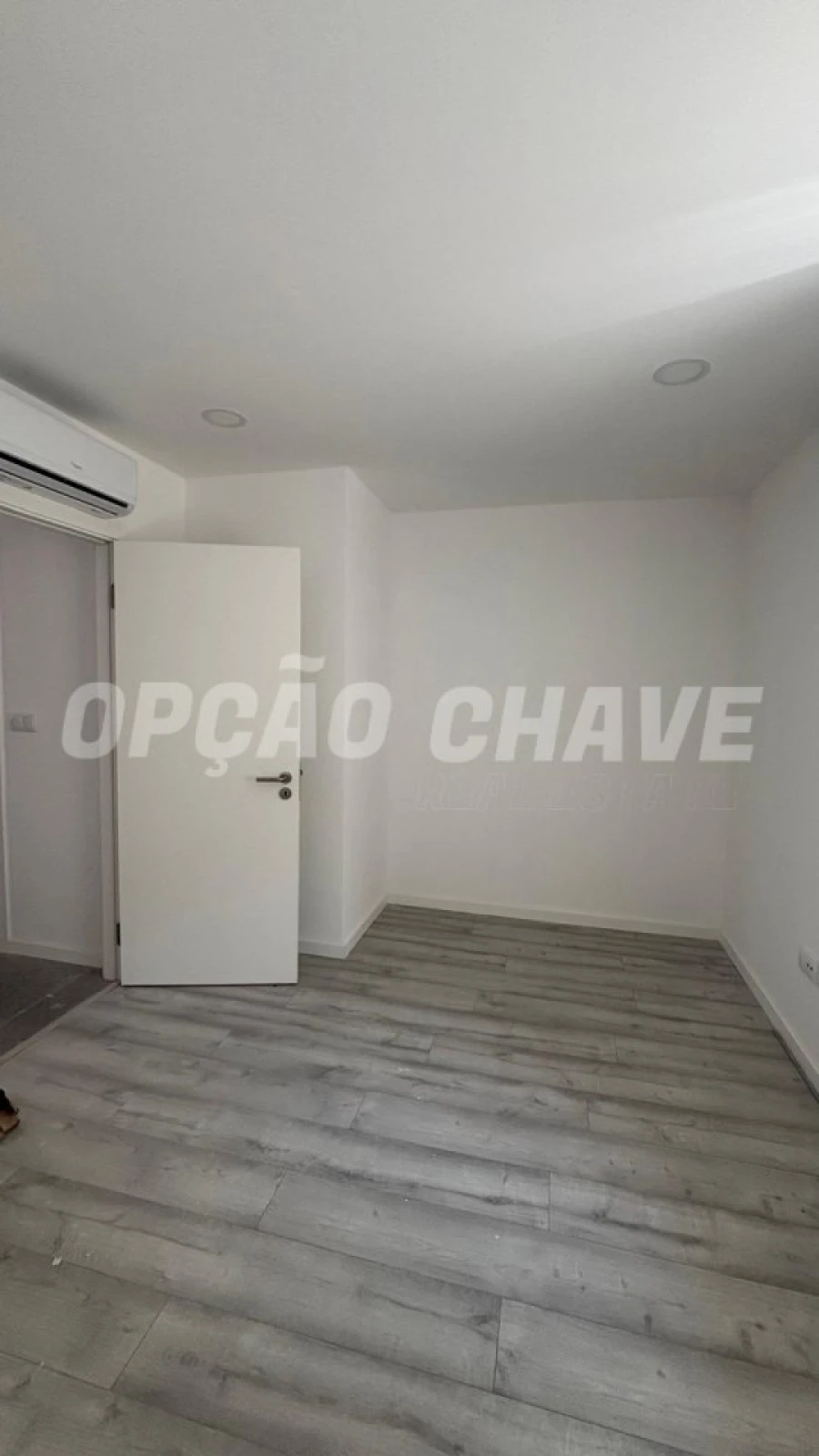 Apartamento T1 para Venda em Viseu Foto 7