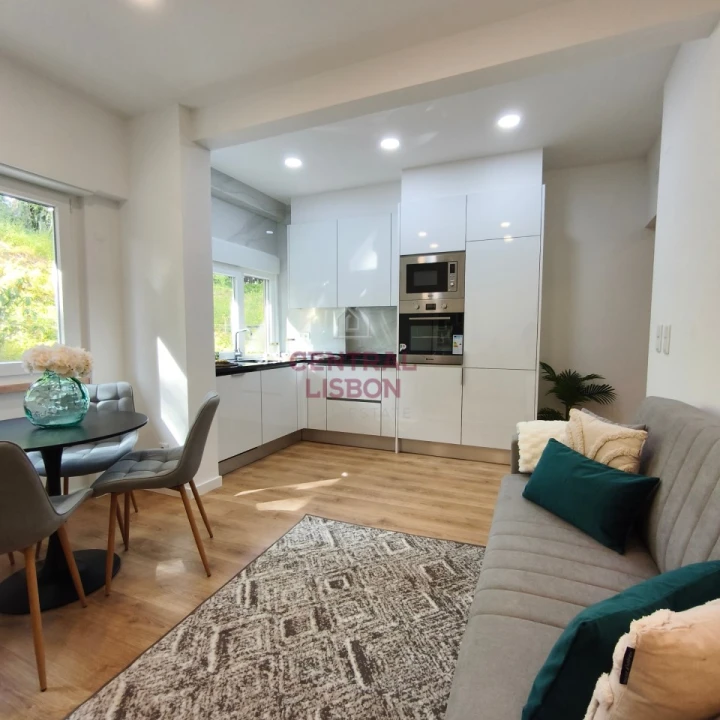 Apartamento T2 para Venda em Benfica Foto 5
