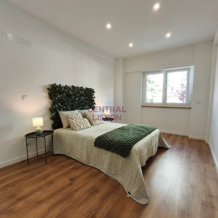 Apartamento T2 para Venda em Benfica Foto 20