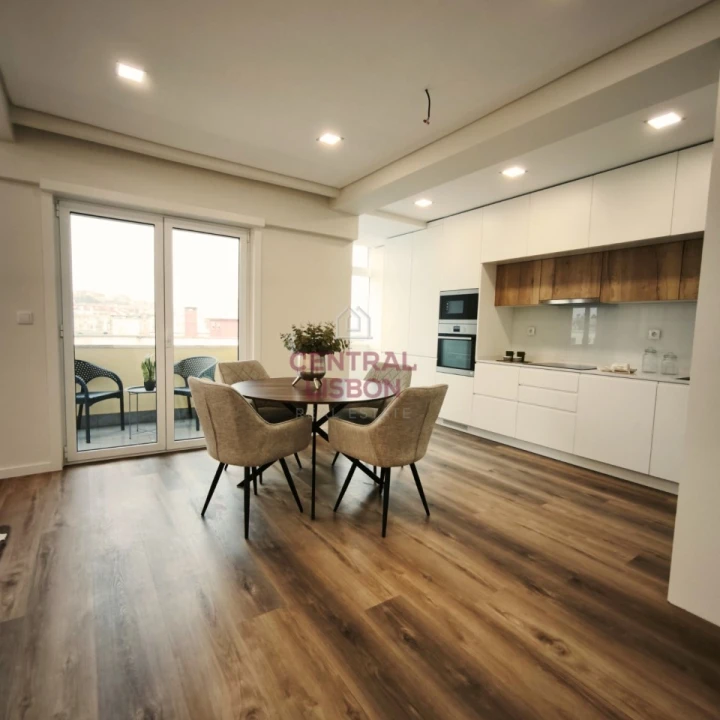 Apartamento T3 para Venda em Benfica Foto 2