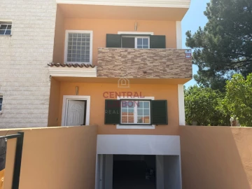 Moradia T4 para Venda em Gambia-Pontes-Alto da Guerra