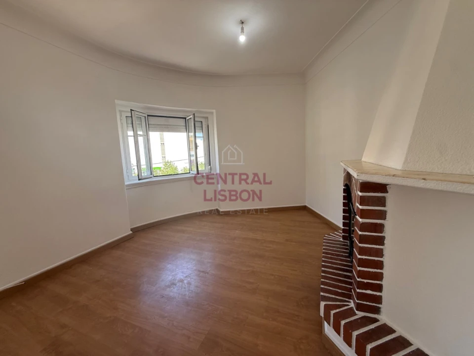 Apartamento T4 para Venda em Rio de Mouro Foto 4