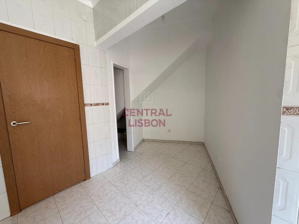 Apartamento T4 para Venda em Rio de Mouro Foto 17