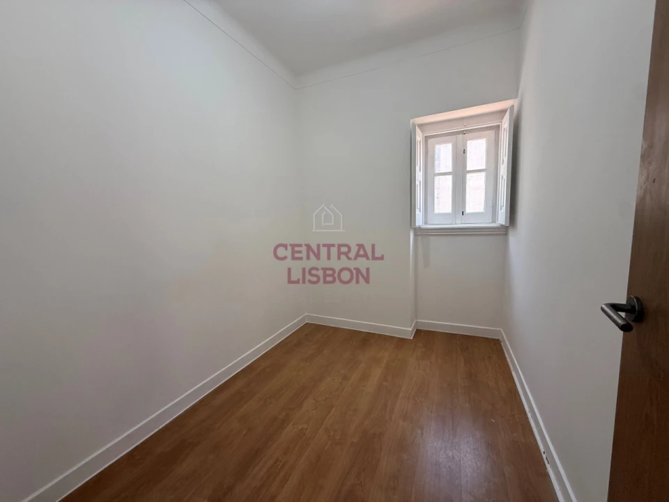 Apartamento T4 para Venda em Rio de Mouro Foto 18